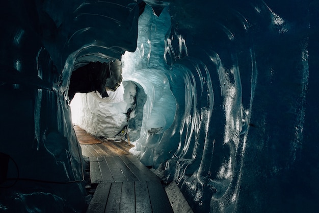 Бесплатное фото Внутри ледника