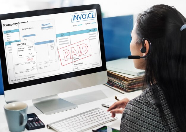 Invoice bill paid payment financial account concept Free Photo