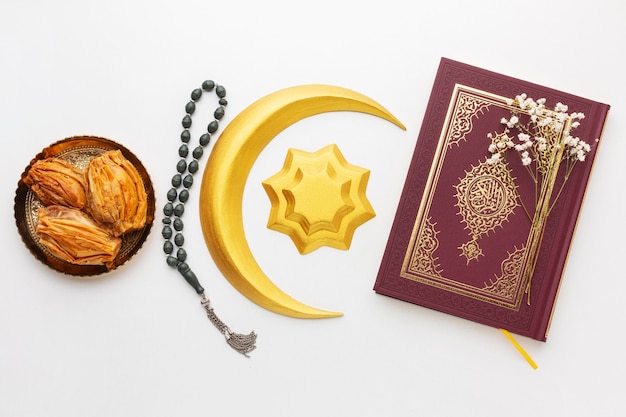 Free photo islamic new year decoration with quran