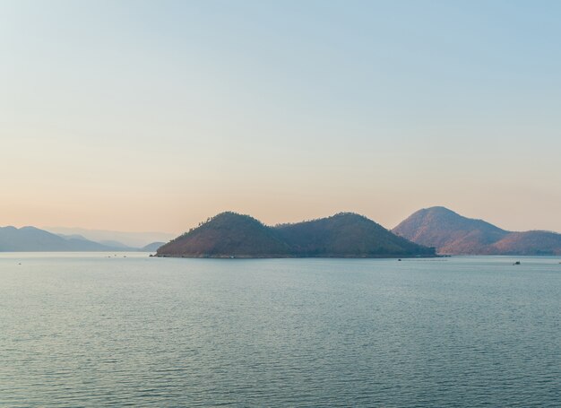 島の湖