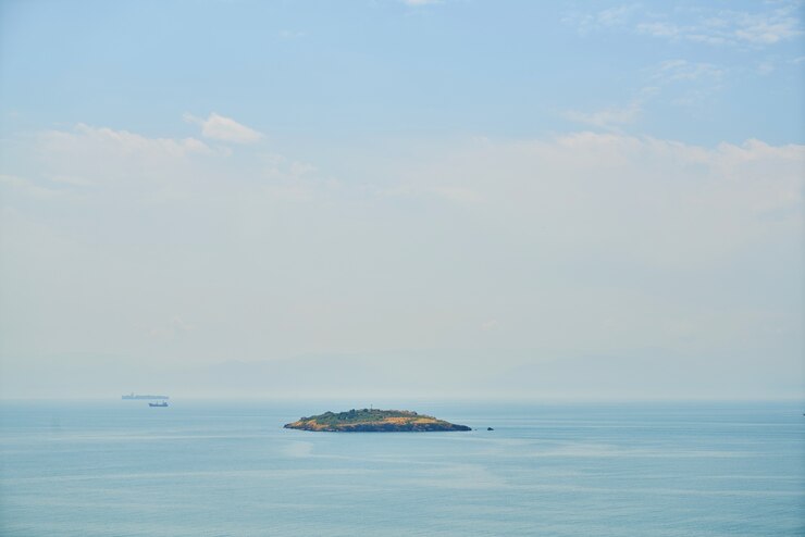 무료 Photo 바다 한가운데 섬