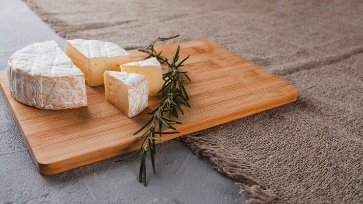 Free Photo isometric cheese composition 