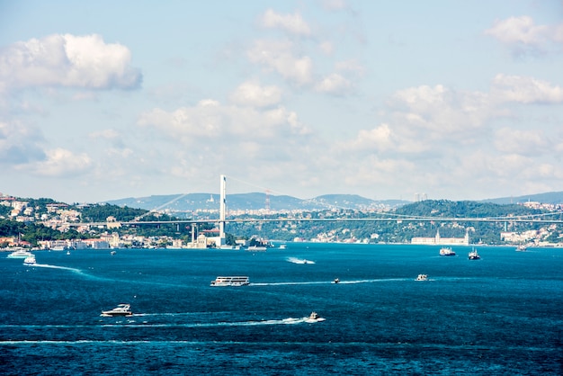 유람선으로 이스탄불의 바다 장면
