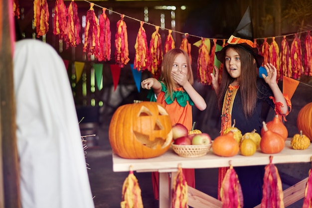 Foto gratuita È un fantasma serio?