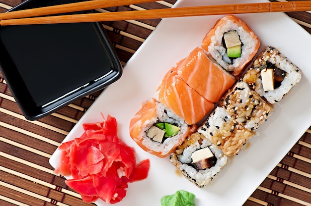 日本食-寿司と刺身