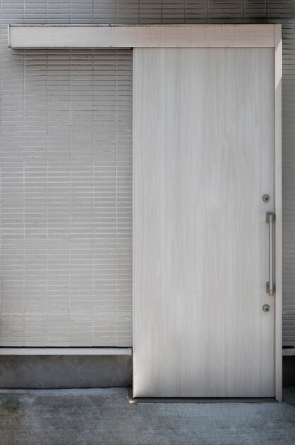 Free photo japanese house entrance