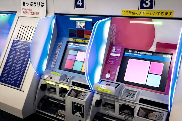 Foto gratuita schermata di visualizzazione delle informazioni sui passeggeri del sistema ferroviario giapponese