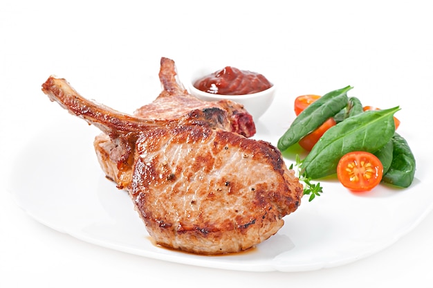 녹두와 육즙이 구운 돼지 고기 등심 스테이크