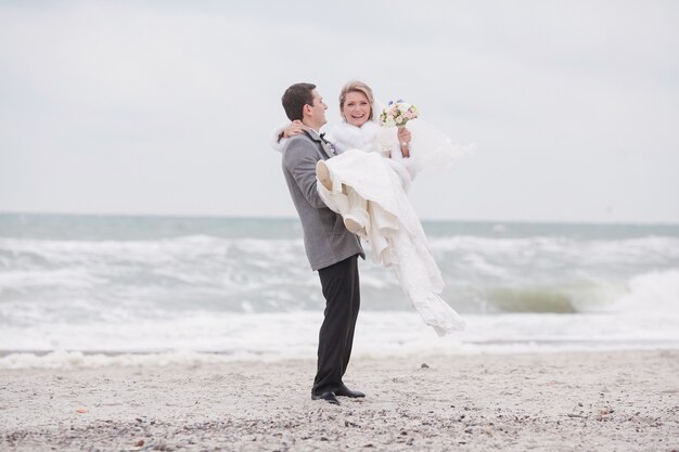 ただビーチで結婚