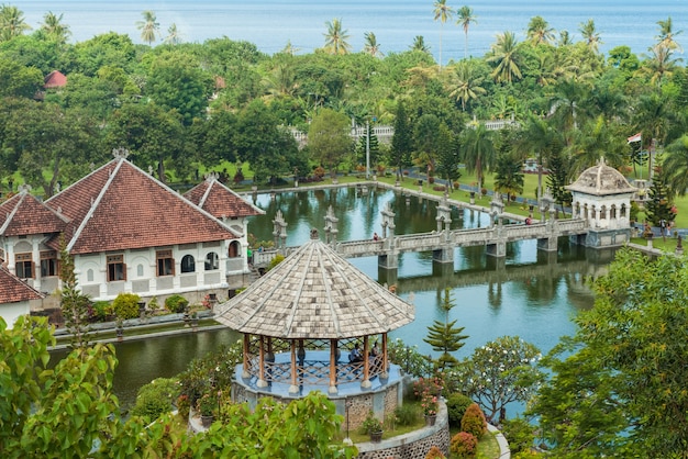 발리에서 Karangasem 물 사원 궁전