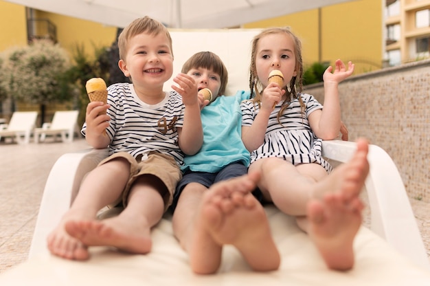 Kids eating ice cream