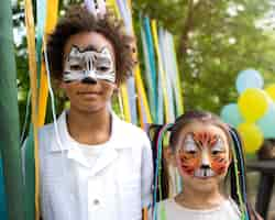 Free photo kids having fun at jungle party