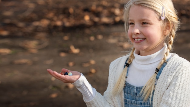 I bambini si divertono con i giochi tradizionali