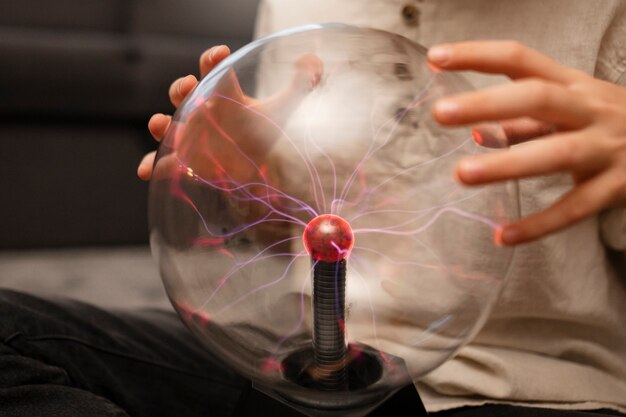 Navigate Cyber Sphere Thrills