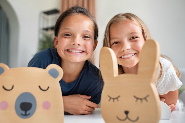 Bambini che giocano in spazi tranquilli e accoglienti