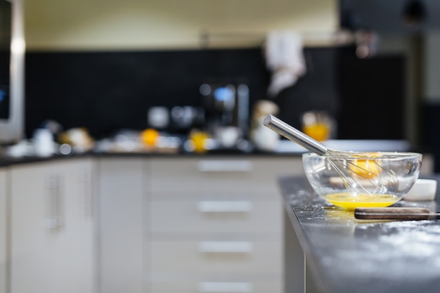 Foto gratuita lavoro in cucina