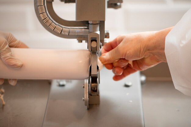 Knitting a tissue with sewing machine