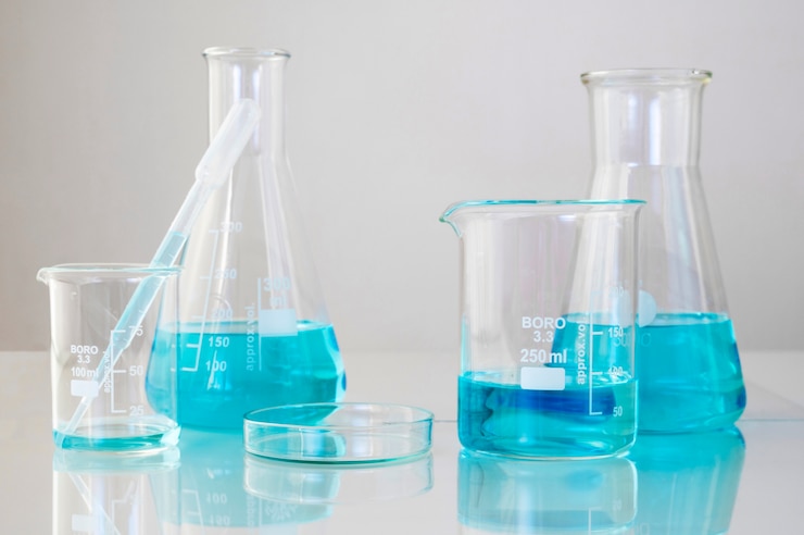 Free Photo laboratory supplies for medical work