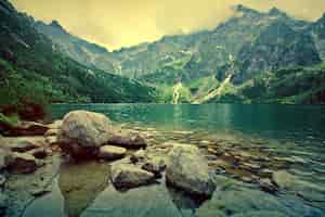 Free photo lake in mountains.