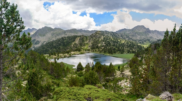 Free photo lake pessons in grau roig, encamp, andorra