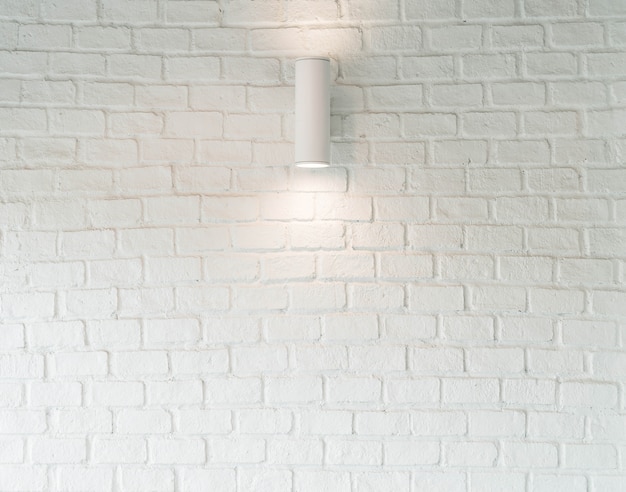 흰 벽에 램프