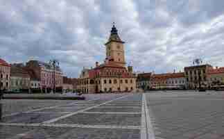 Free photo landscape of the centre in southeastern transylvania with the local church and multiple pubs