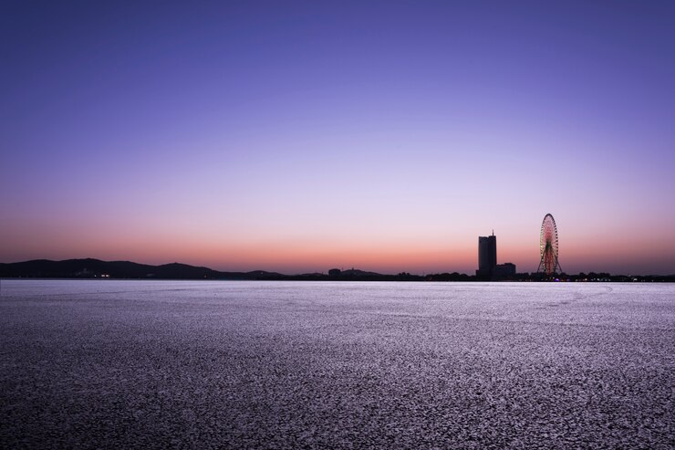 Free Photo landscape of city at dusk
