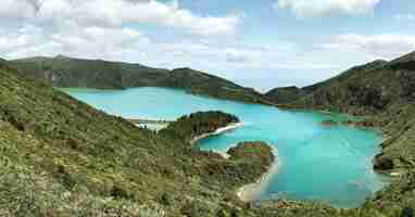 Free photo landscape view over the lagoa do fogo