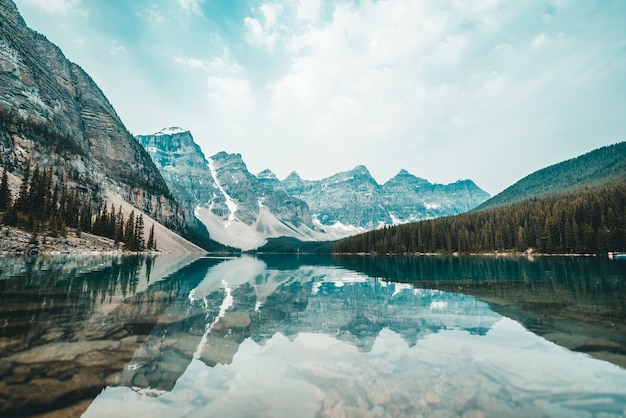 Free photo landscape view of snowy mountains