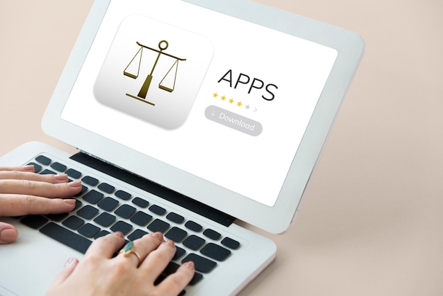 デバイス画面上の法律アプリ