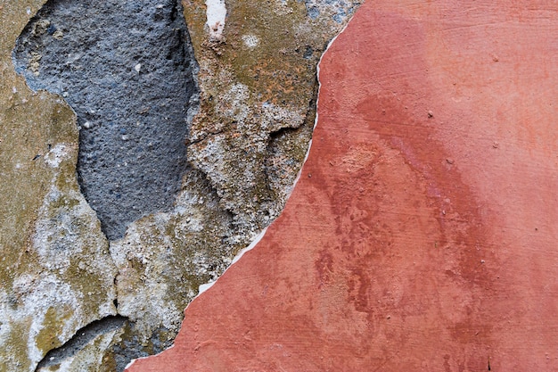 Free photo layers in rough concrete wall surface