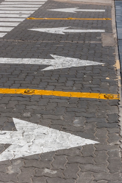 Left and right pointy arrows parking lots