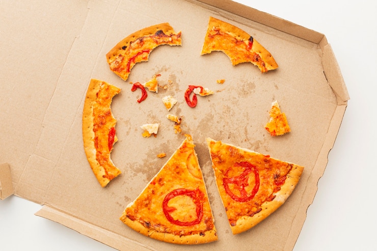 Free Photo leftover pizza food in a box