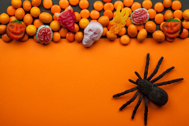 Бесплатное фото Чечевица и украшения на хэллоуин
