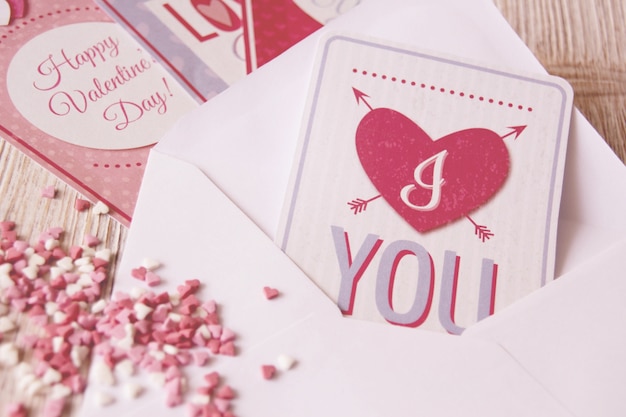 Письмо с открытки с сердцем и сердце образный конфеты