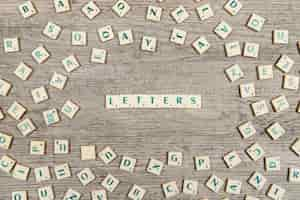 Foto gratuita lettere che formano le lettere di parola