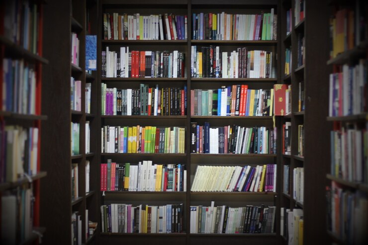 Бесплатный Фотография библиотека с книгами