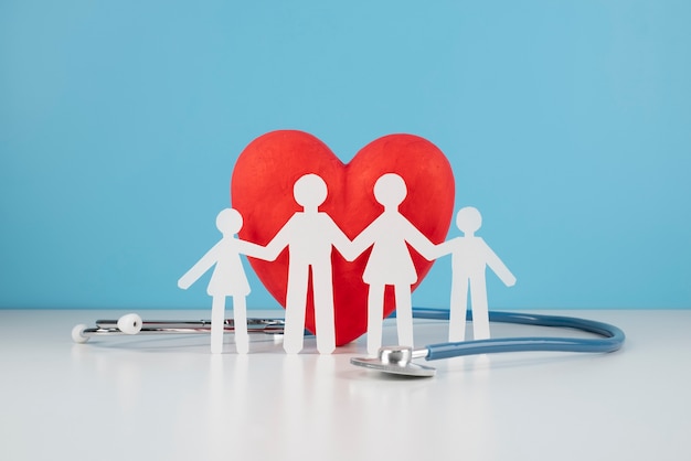 Free Photo life insurance concept with paper family