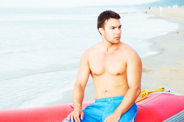 Free photo lifeguard on the beach