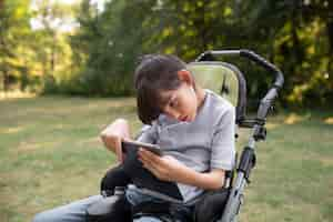 Free photo lifestyle of child in wheelchair