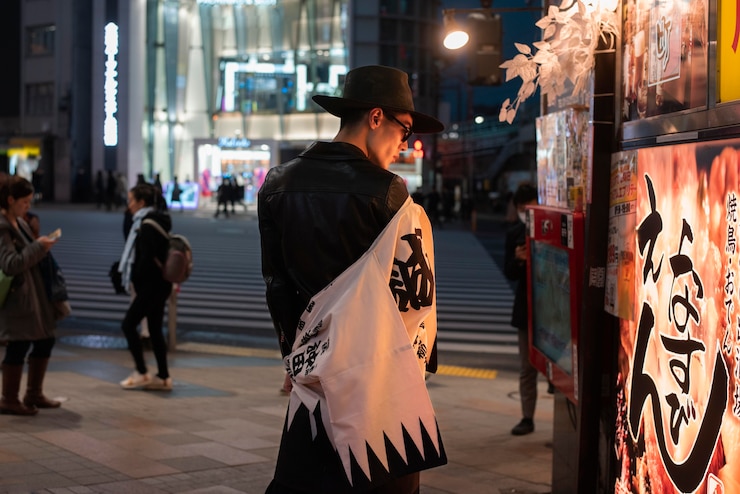 無料Photo 若い人と街の夜のライフスタイル