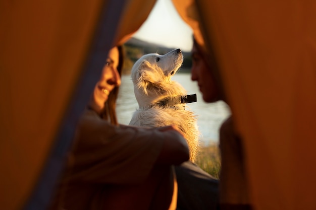 Foto gratuita stile di vita delle persone che vivono in campeggio