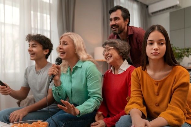 Foto gratuita stile di vita delle persone che soffrono di intorpidimento emotivo