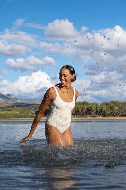 Free photo lifestyle of people swimming in lake