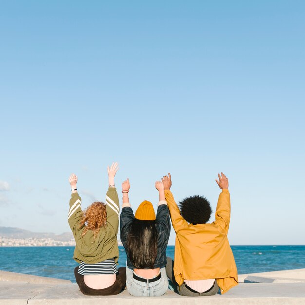 Free Photo lifestyle of young friends outdoors