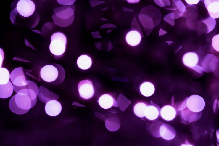 Free Photo light purple abstract blurred background