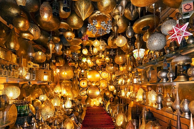Магазин освещения на базаре марракеша