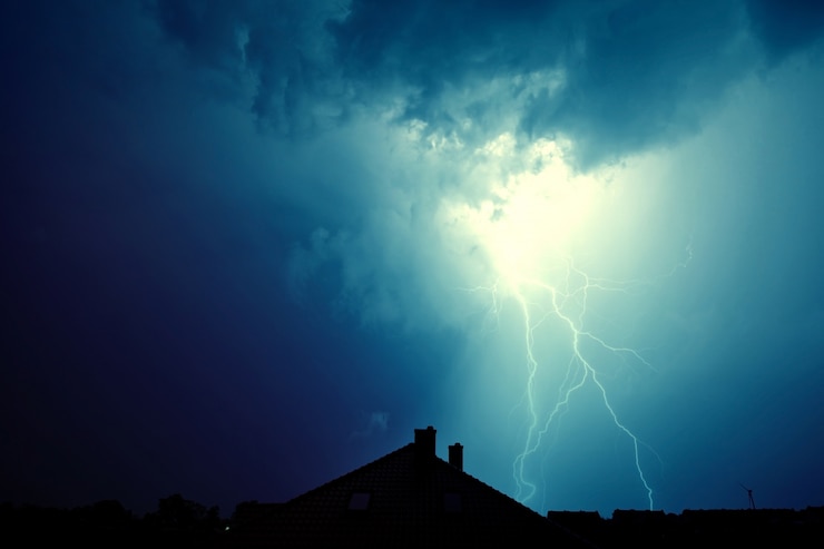 Free Photo lightning hit the house.