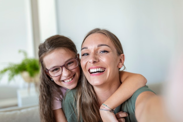 Mother-Daughter Webcam Blue Hair: A Guide to Bonding and Self-Expression - wide 10