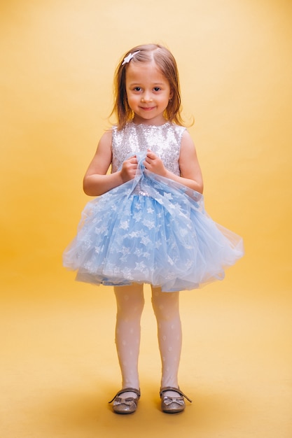 Free photo little girl in cute dress